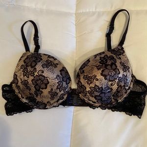Ambrielle Push Up Bra, Size 34B.